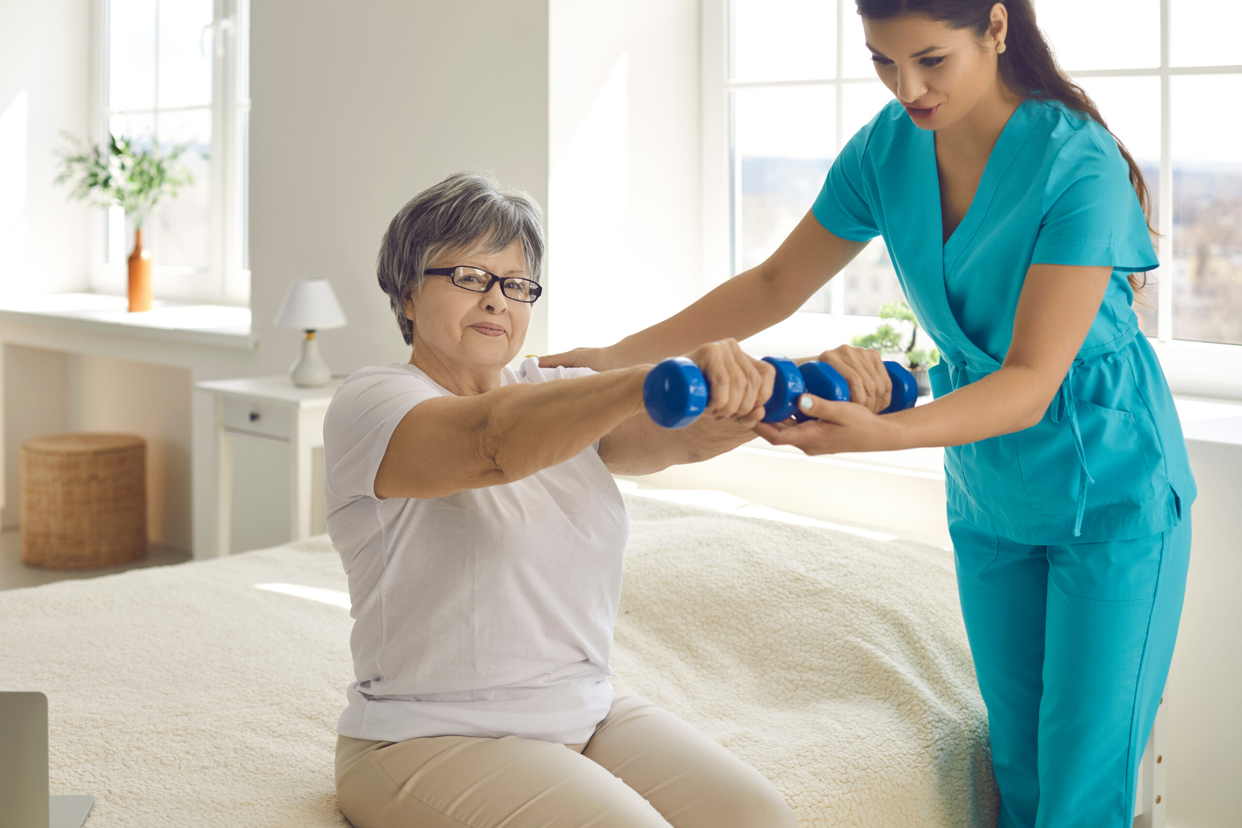 Read more about the article REHAB FOR ELDERLY AFTER HOSPITAL STAY: PROS & CONS OF HOME HEALTH THERAPY.